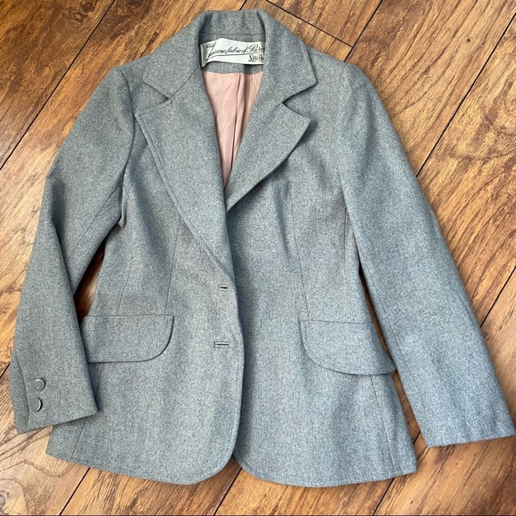 Lilli Ann Jackets & Blazers - Vintage Lilli Ann 1940’s wool blazer - light gray